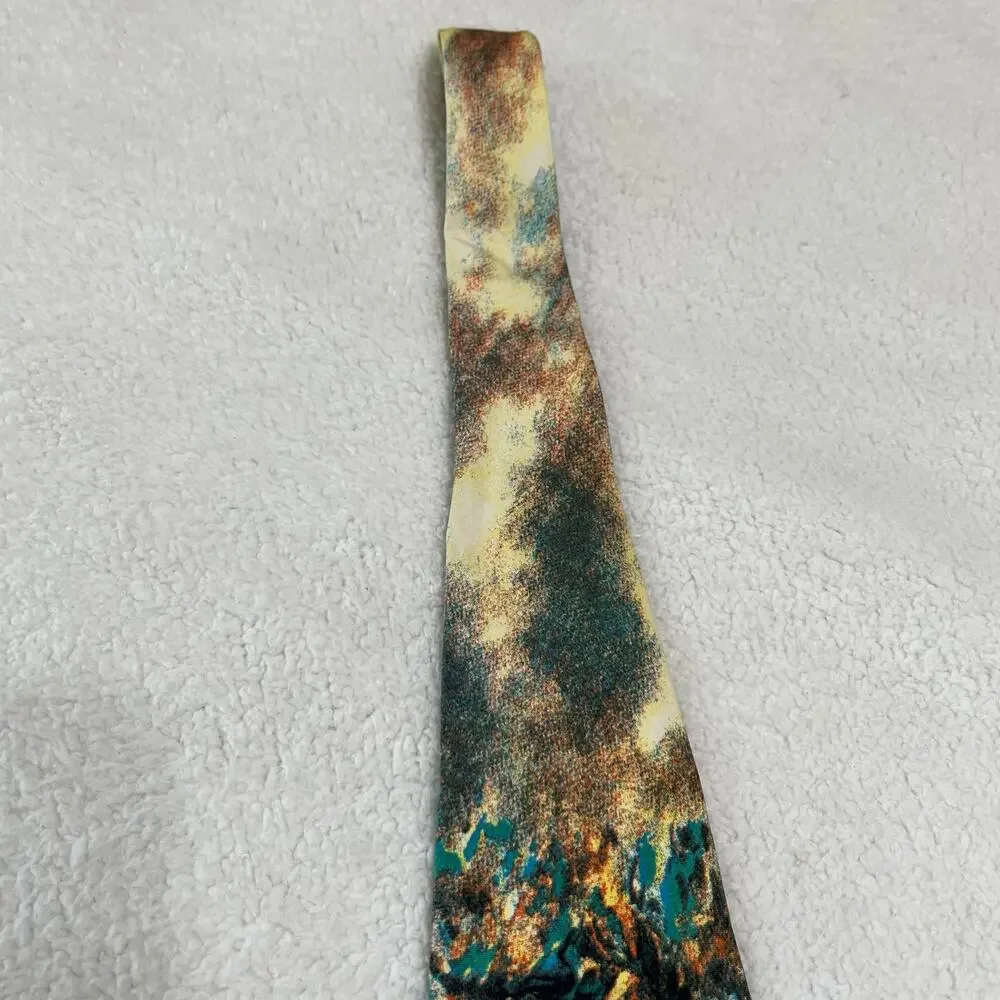 Unknown silk tie